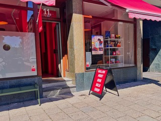 Mitt i solen på Holmgatan 11